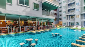 Outdoor pool, pool loungers