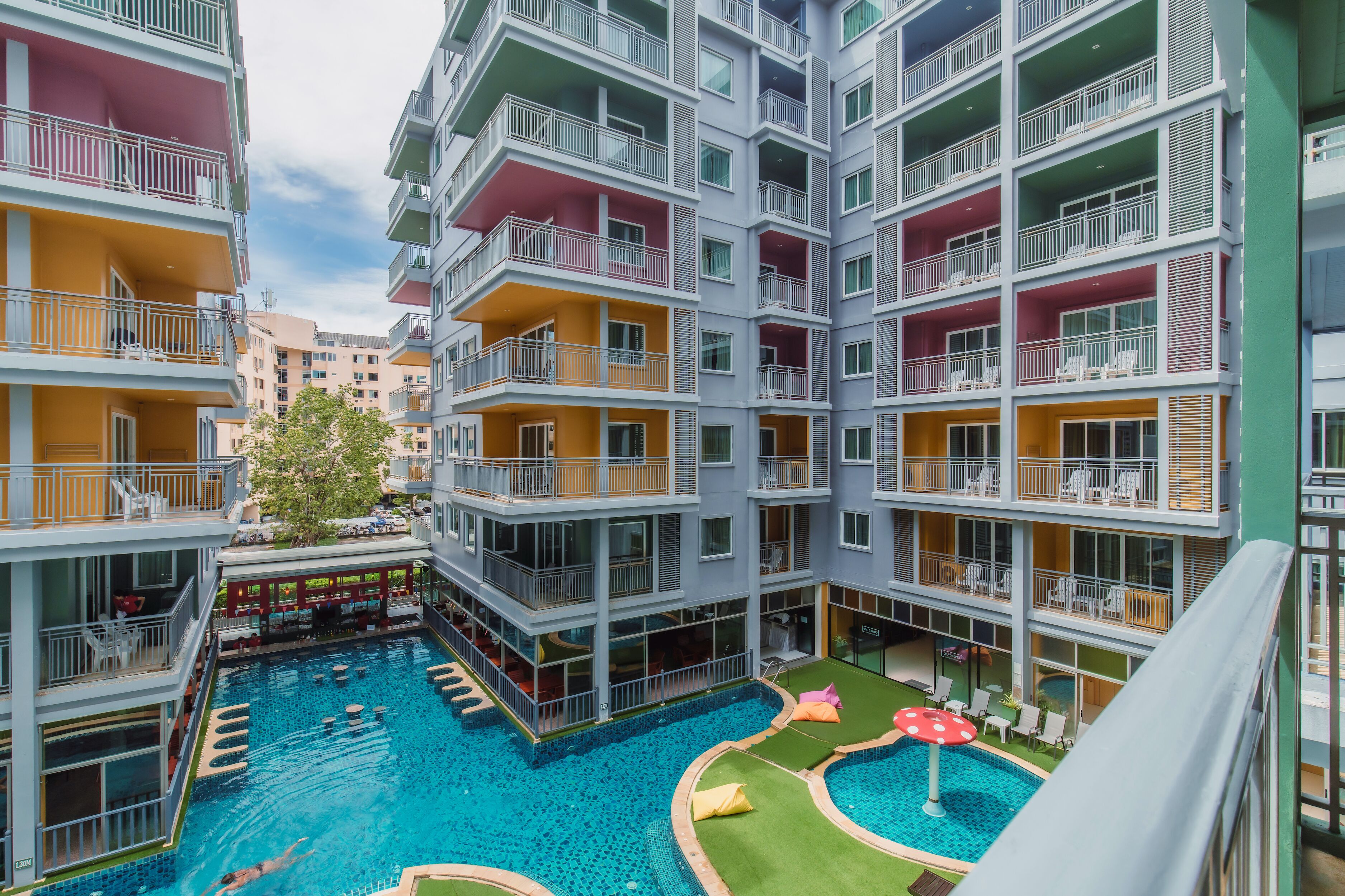 Deluxe Suite King - Pool View | วิวจากห้องพัก