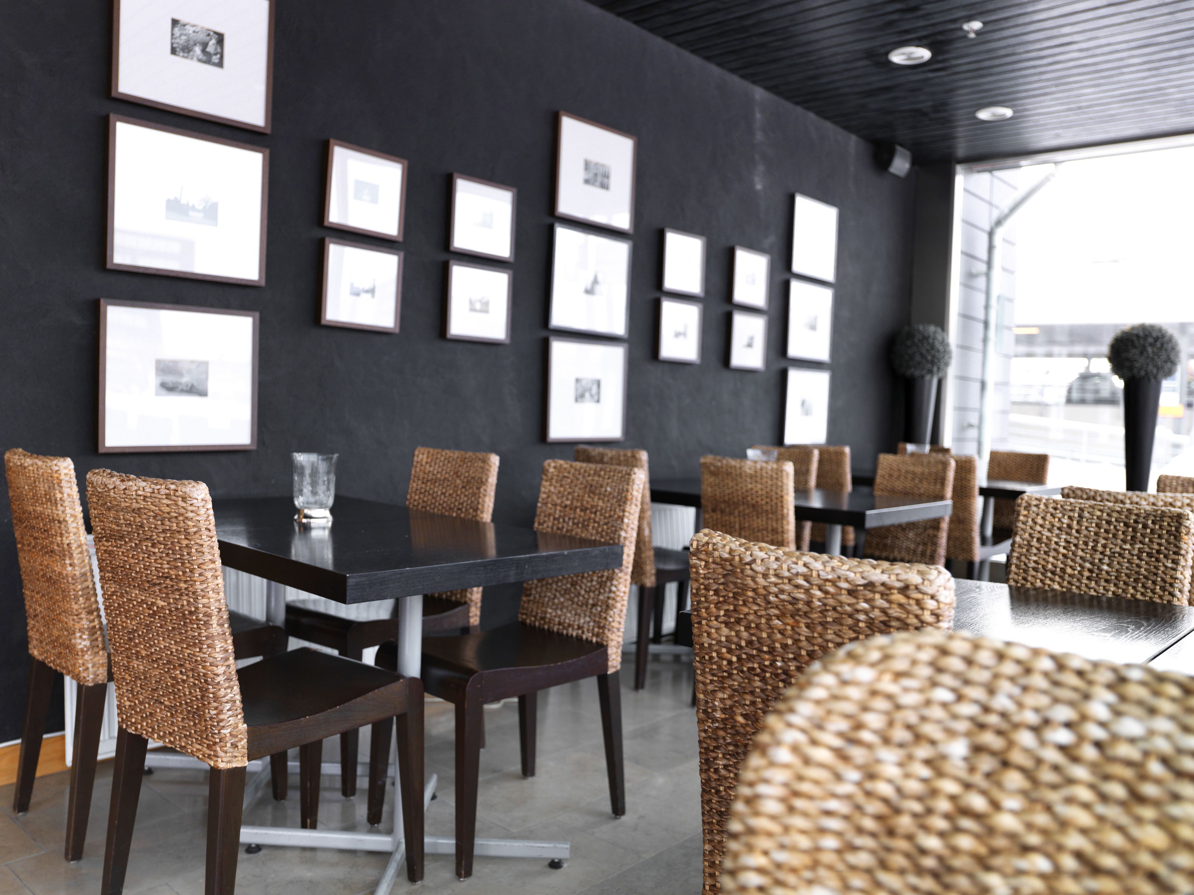 free buffet breakfast