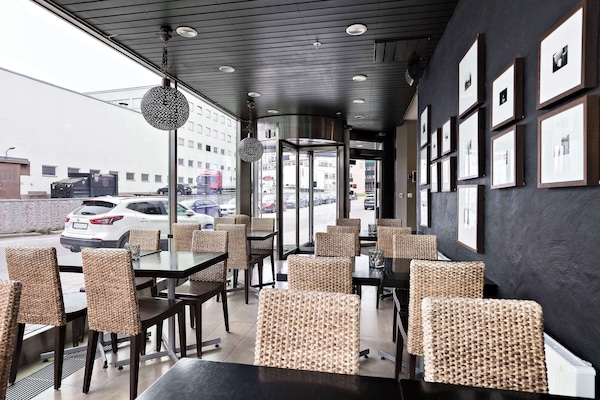 Free buffet breakfast