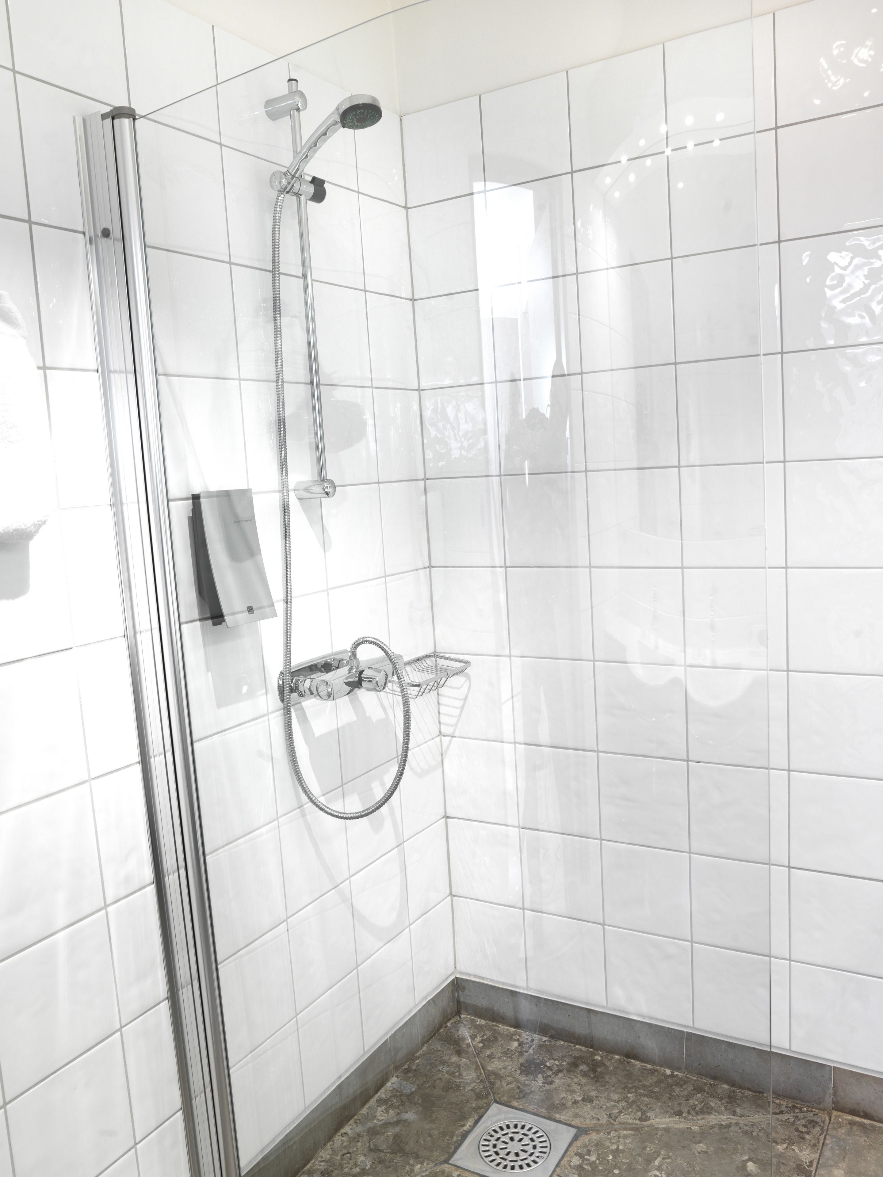 superior double room (sofa bed) | bathroom | shower, hair dryer, towels