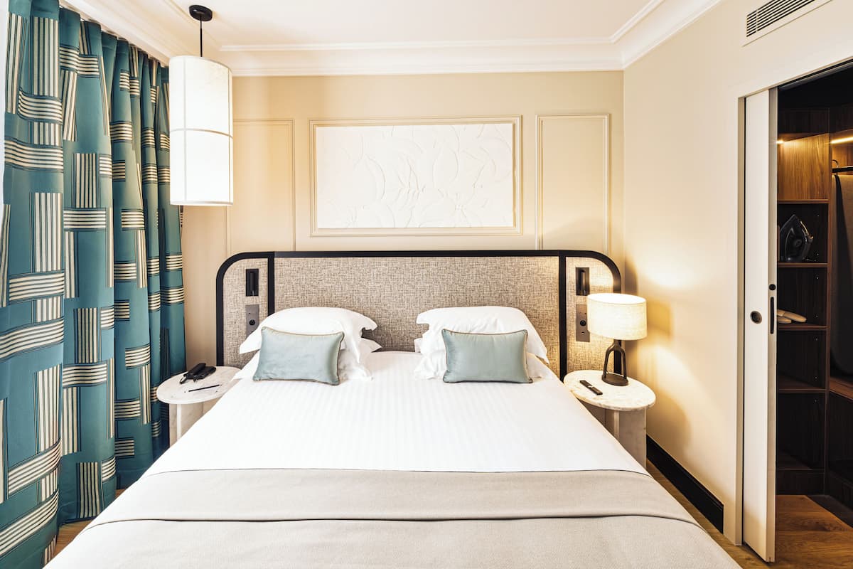 Family Suite (communicante) | Premium bedding, minibar, in-room safe, desk
