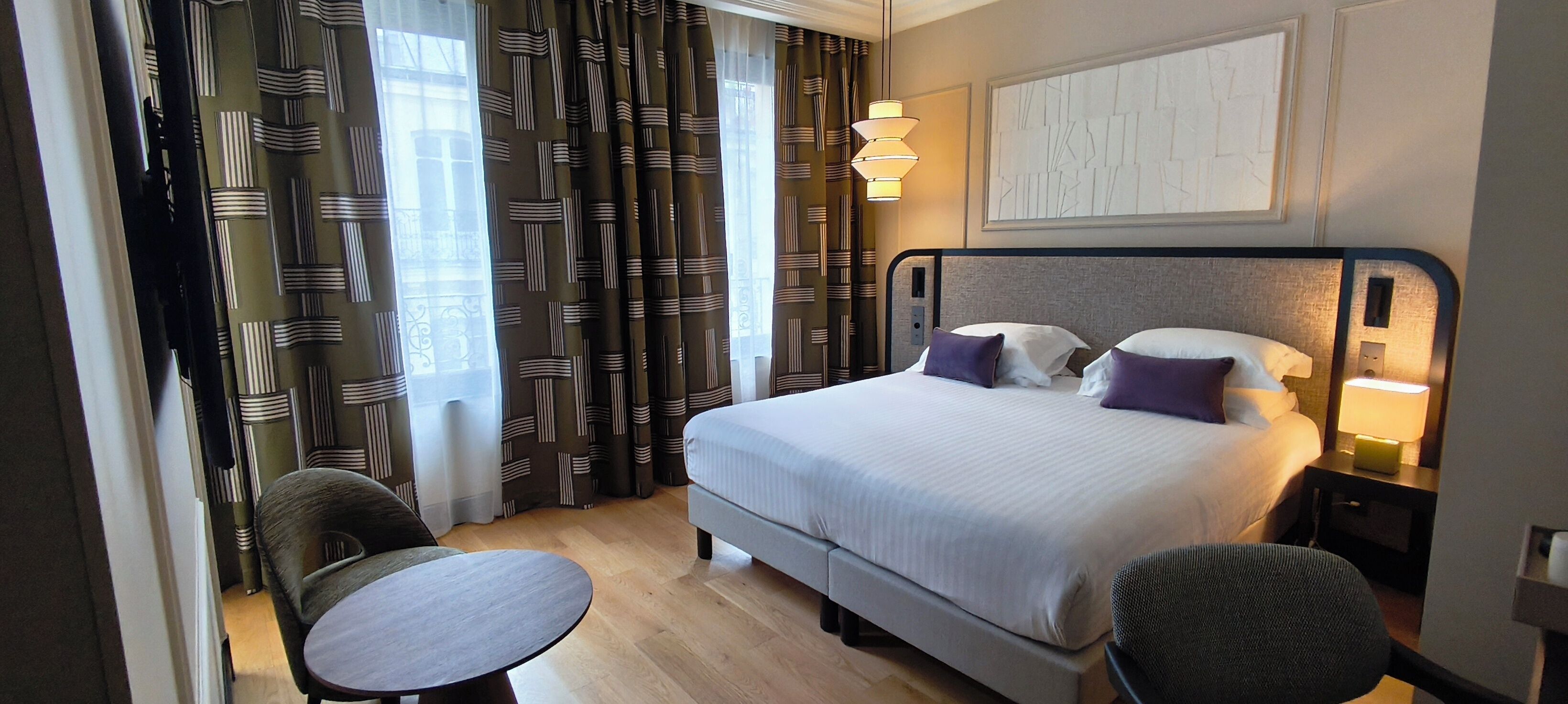 Premium bedding, minibar, in-room safe, desk