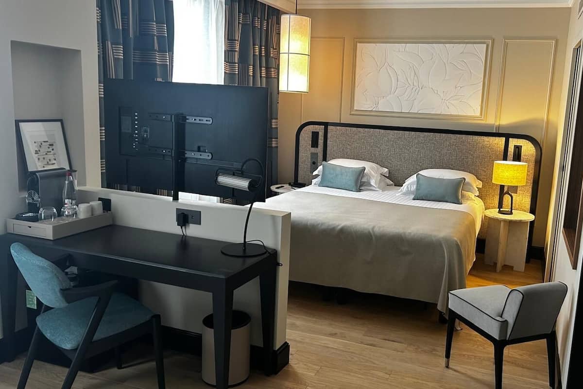 Premium bedding, minibar, in-room safe, desk