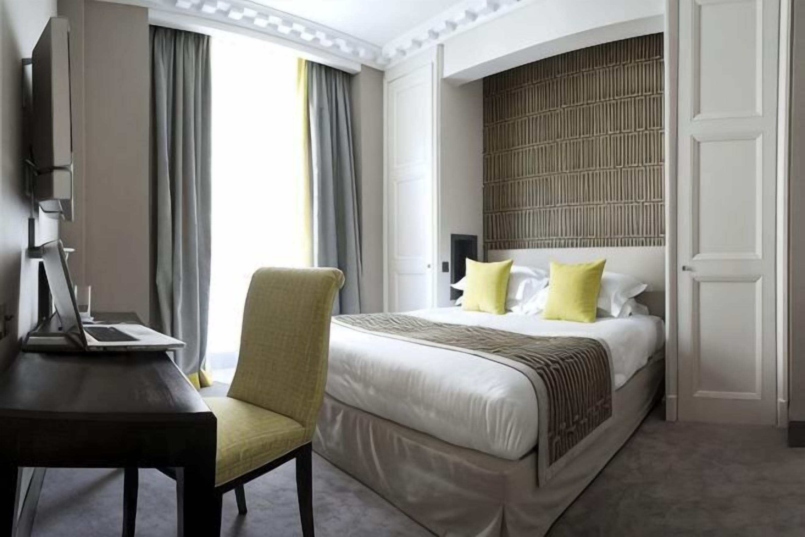Premium bedding, minibar, in-room safe, desk