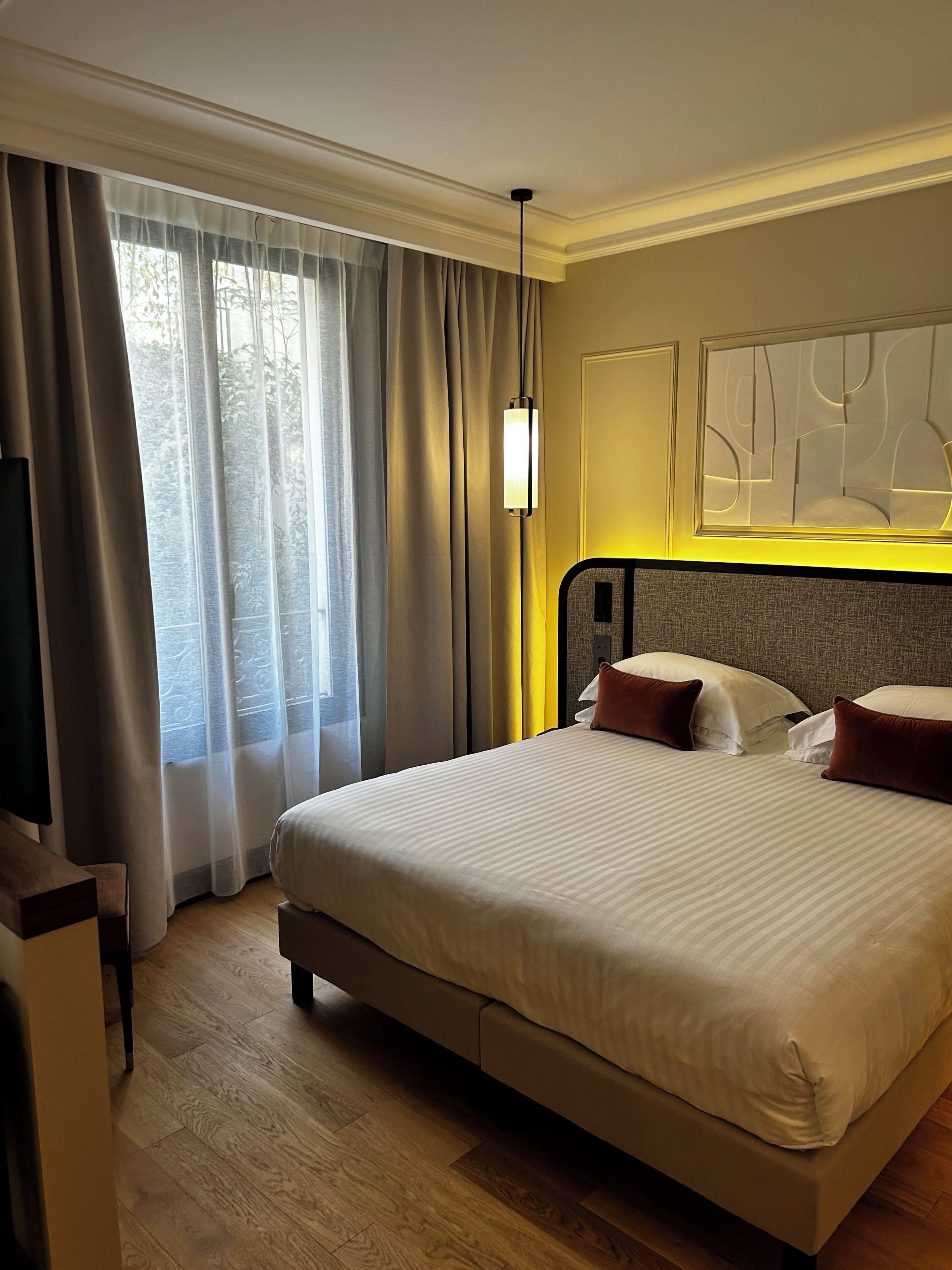 Premium bedding, minibar, in-room safe, desk
