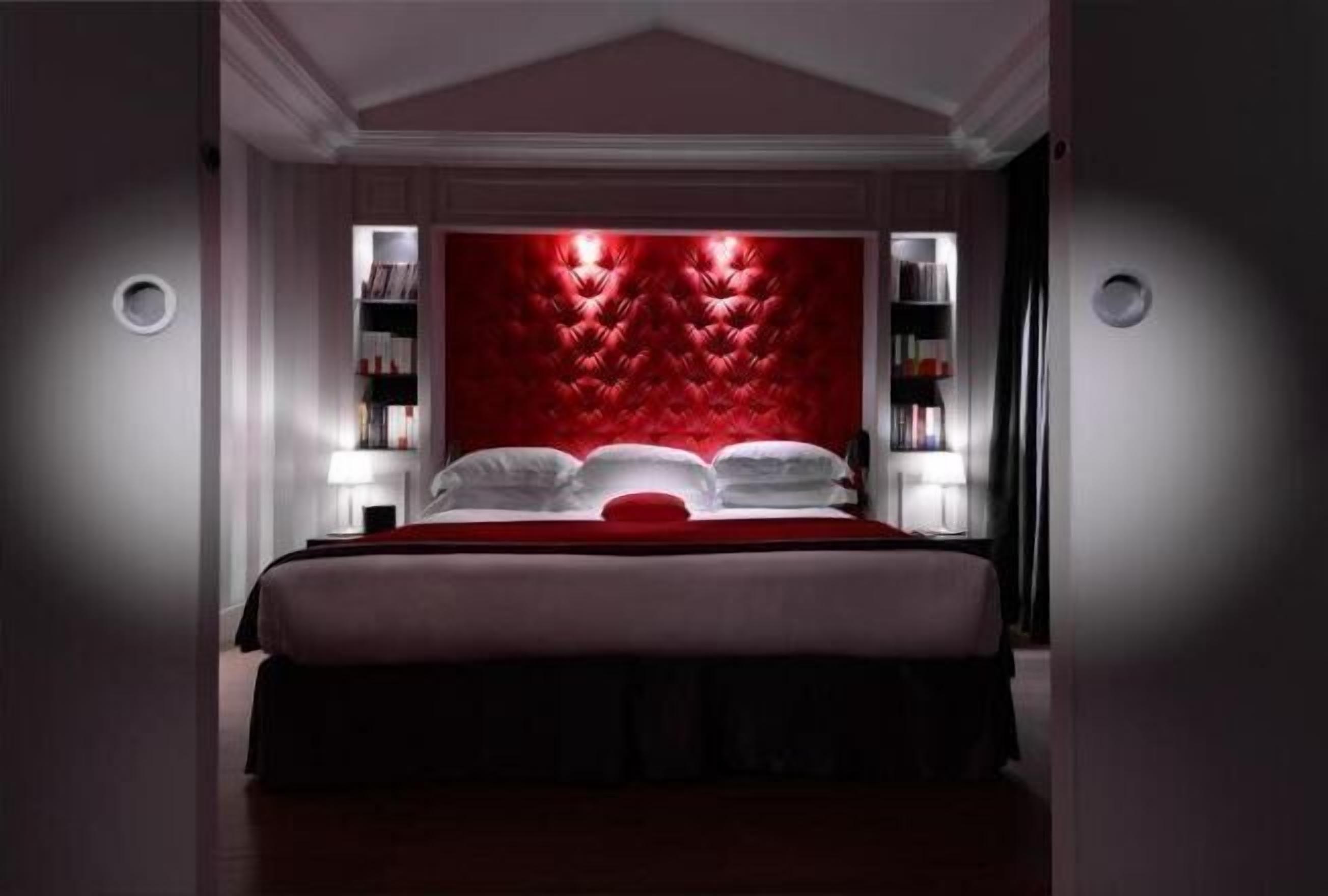 Hochwertige Bettwaren, Minibar, Zimmersafe, Schreibtisch