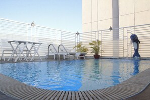 Outdoor pool - Golden Beach Nha Trang Boutique Hotel (Nha Trang)