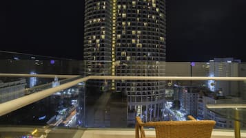 Kamar Deluks, balkon, pemandangan laut sebagian | Pemandangan dari kamar