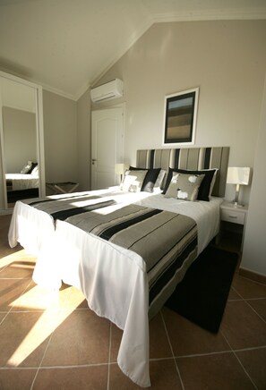 Villa, 3 Schlafzimmer | Zimmersafe, schallisolierte Zimmer, Bügeleisen/Bügelbrett