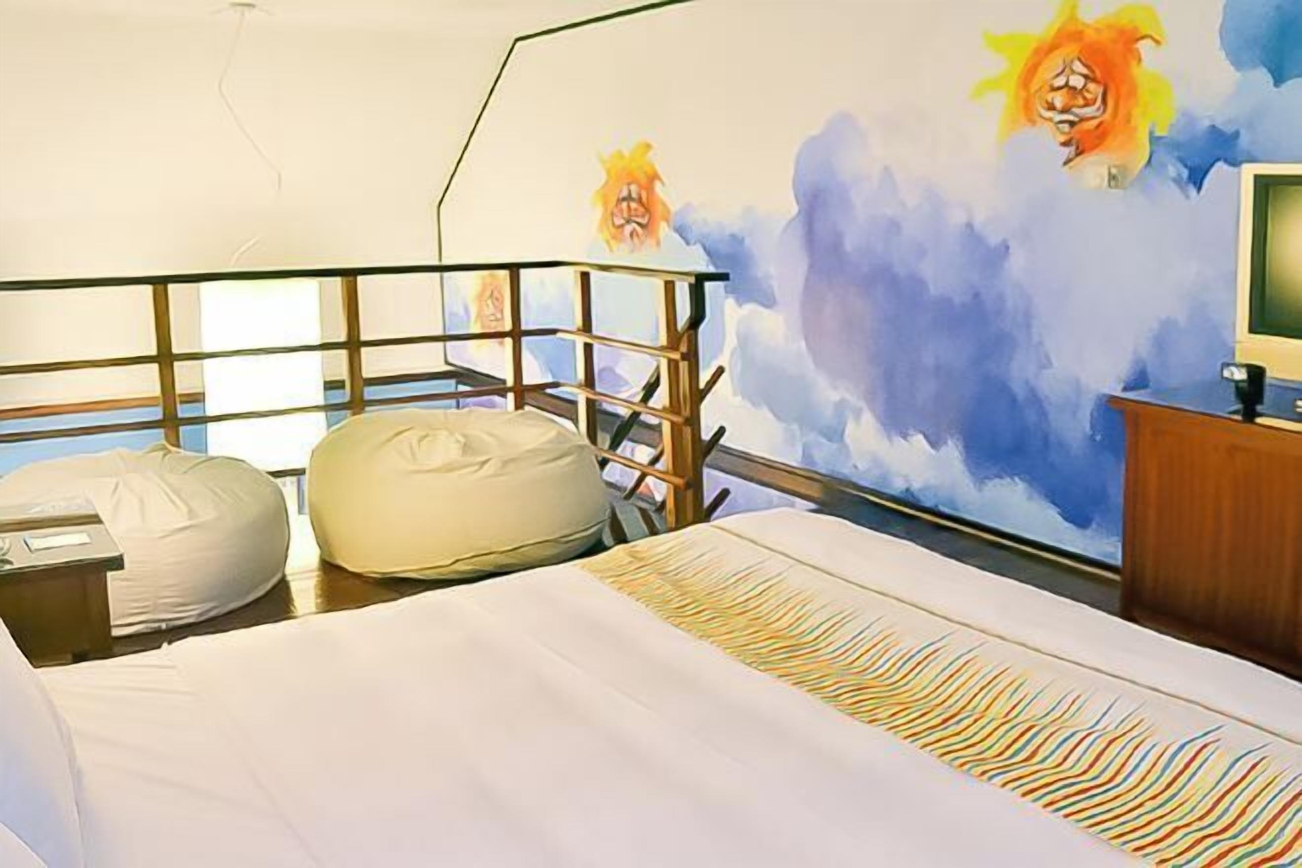 Zimmersafe, Schreibtisch, Verdunkelungsvorhänge, schallisolierte Zimmer