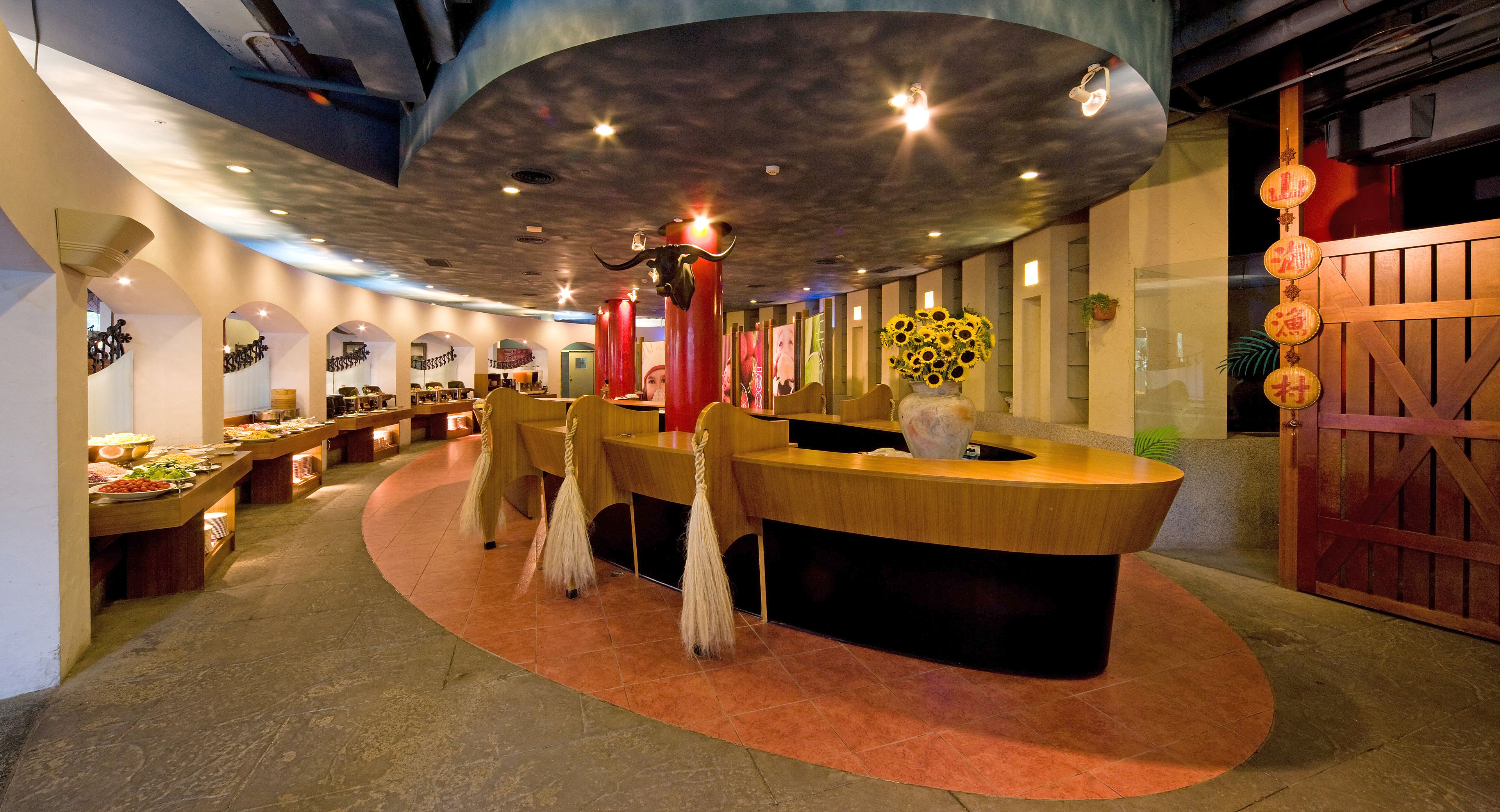 5 restaurants, lunch, dinner, brunch served; taiwanese cuisine