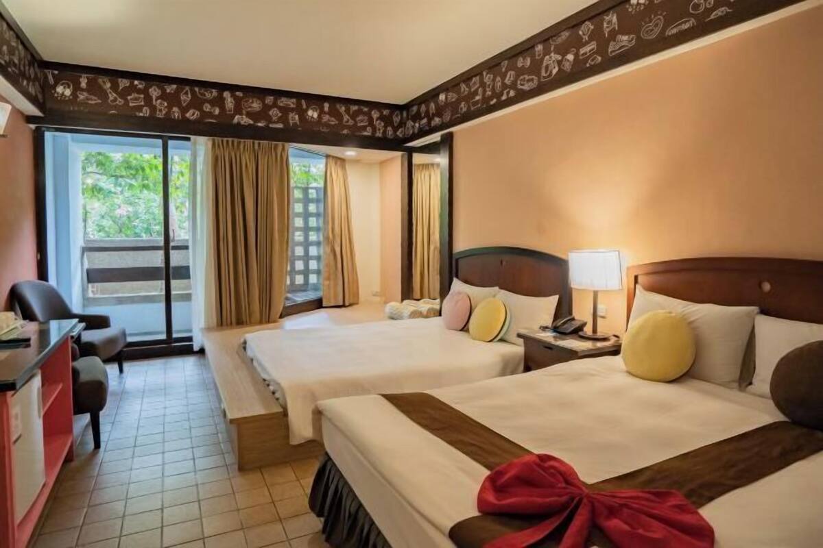 In-room safe, desk, blackout curtains, soundproofing