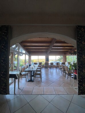 Daily buffet breakfast (EUR 9.50 per person)