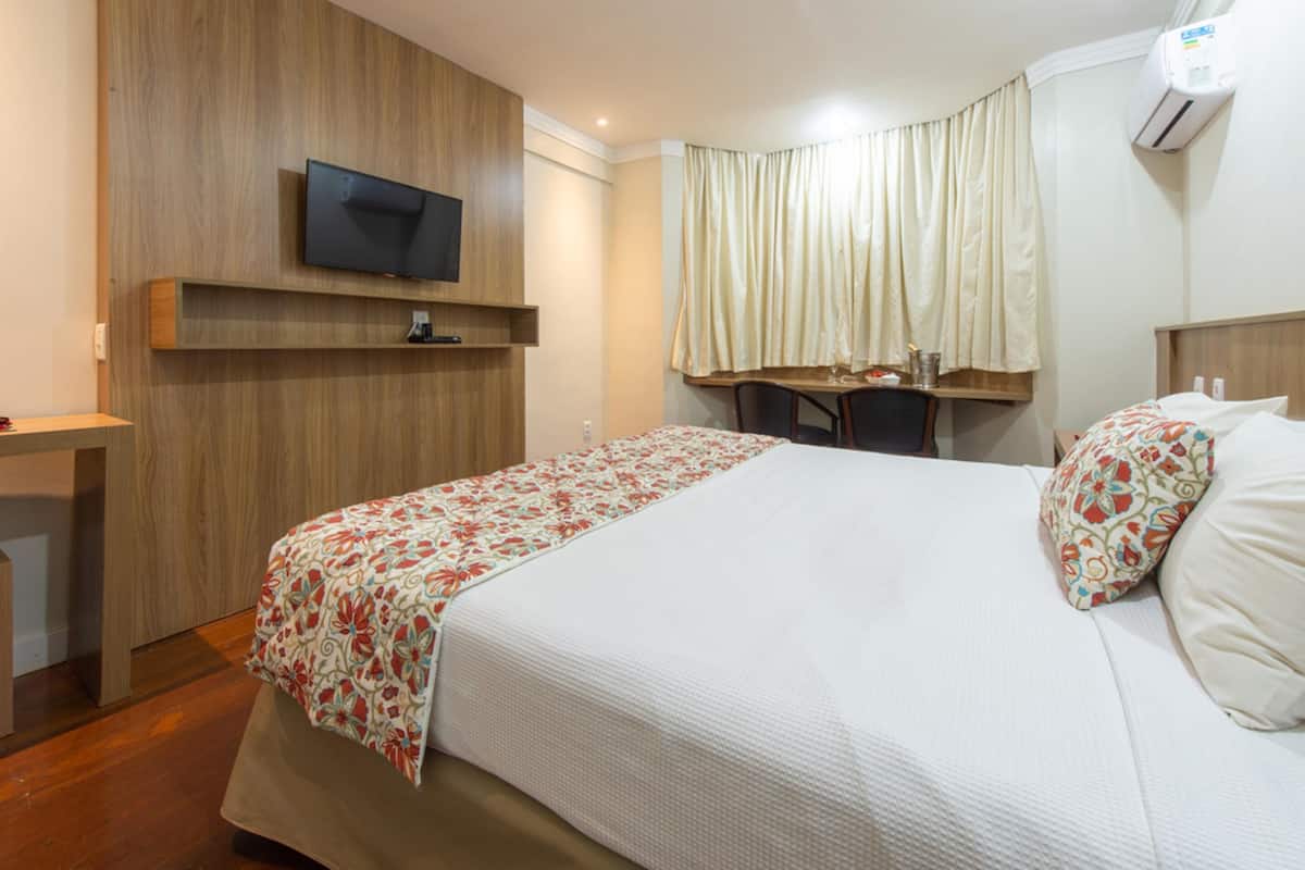 1 bedroom, minibar, in-room safe, desk