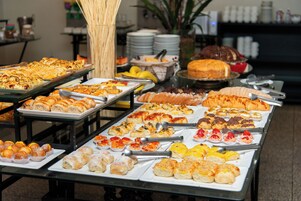 Free daily buffet breakfast
