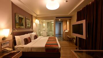 Deluxe Quadruple Room | Premium bedding, minibar, in-room safe, desk