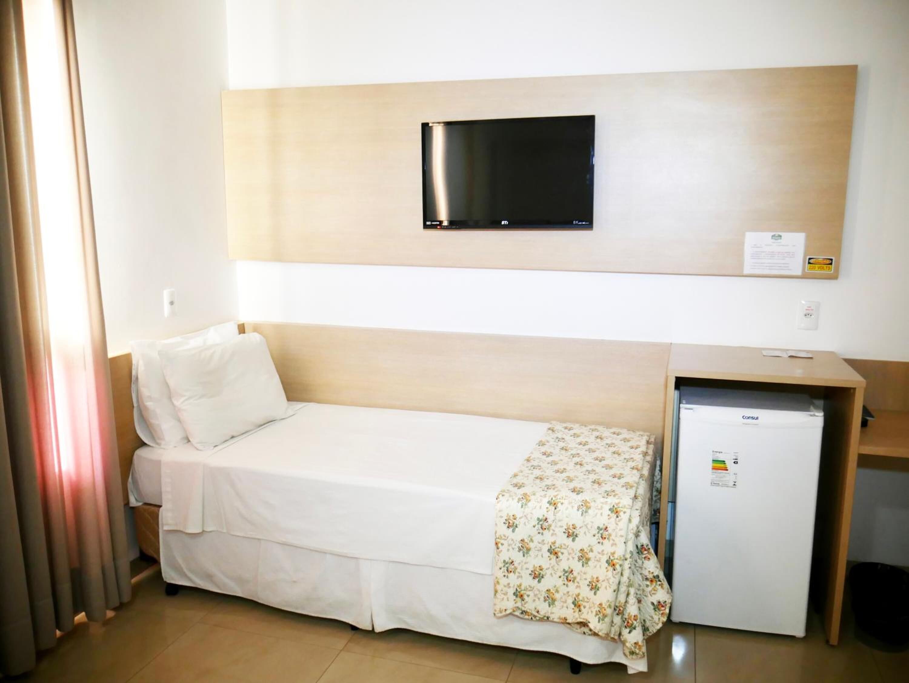 minibar, in-room safe, desk, laptop workspace