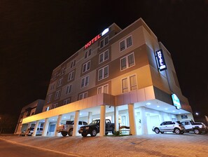 Front of property - evening/night - Jalapão Hotel (Palmas)