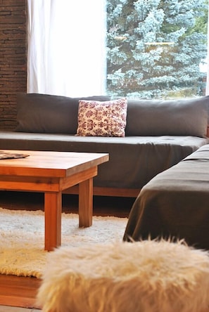 Ferienhütte, 1 Schlafzimmer (La Liebre) | Wohnbereich | Flachbildfernseher