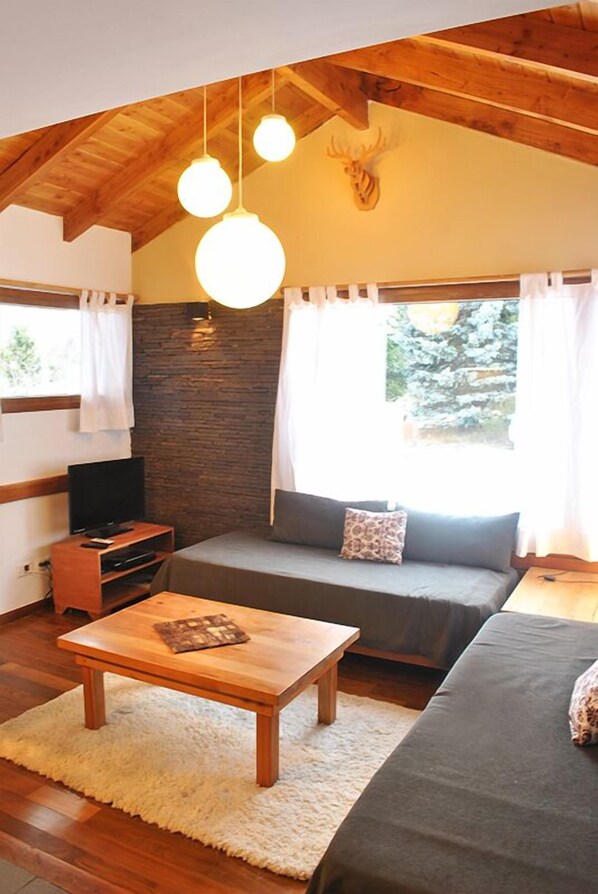 Cabin, 1 Bedroom (La Liebre) | Living area