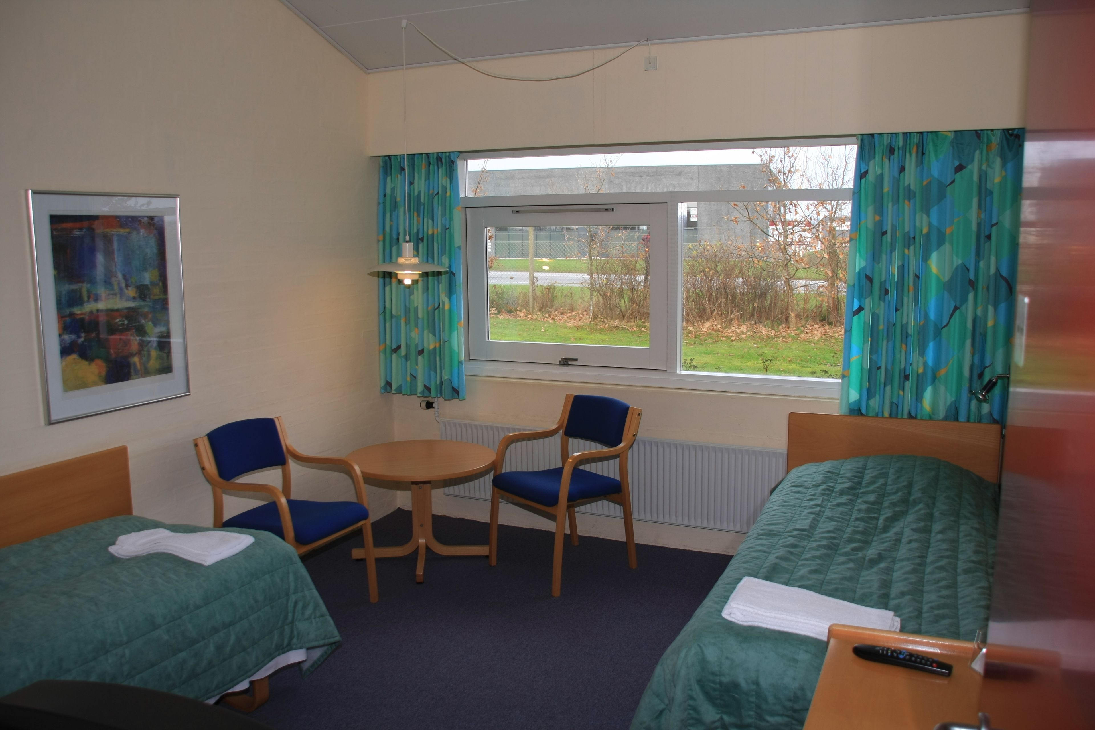twin room | desk, soundproofing, iron/ironing board, free cots/infant beds
