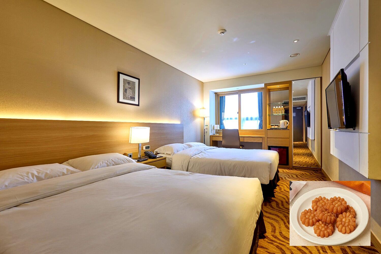 Royal Twin with K-Welcome PKG (1 Traditional Korean Snack per Person) | 1 bedroom, minibar, in-room safe, desk