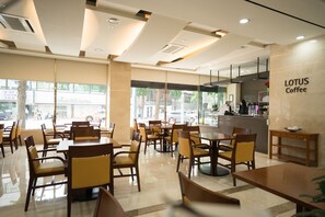 Cafe - The Summit Hotel Seoul Dongdaemun (Seoul)