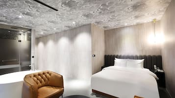 Premier Suite | Premium bedding, down duvets, memory-foam beds, in-room safe