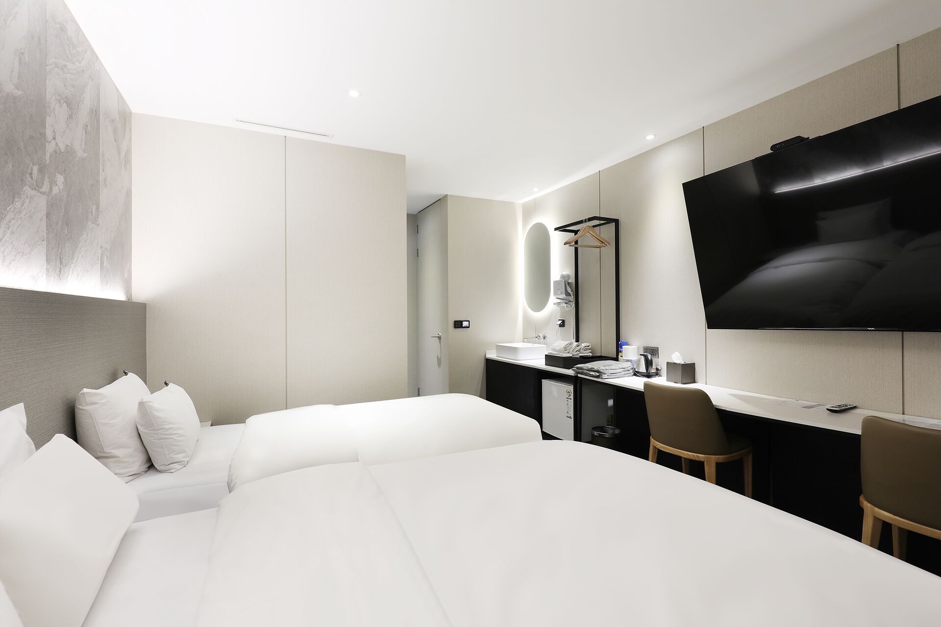 Chambre familiale avec lits jumeaux | Literie de qualité, couette en duvet