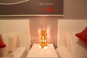 Habitación con 2 camas individuales | Escritorio, wifi gratis, ropa de cama y acceso para silla de ruedas 