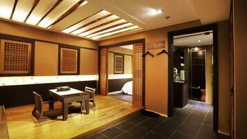 Télévision à écran plat, ordinateur