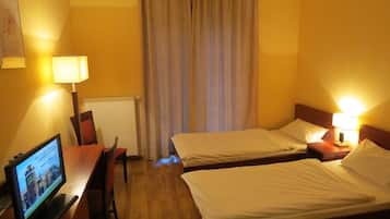 Standard Double Room | Desk, iron/ironing board, rollaway beds, free WiFi