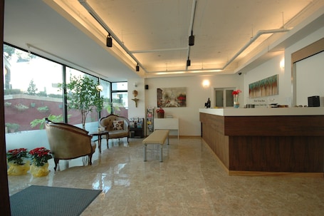 Lobby. E Residence
