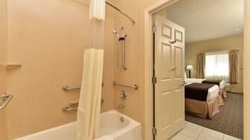 Articles de toilette gratuits, sĂšche-cheveux, serviettes fournies