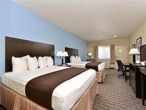 Desk, iron/ironing board, free cots/infant beds, free WiFi - Quality Inn & Suites Carrizo Springs North (Carrizo Springs)