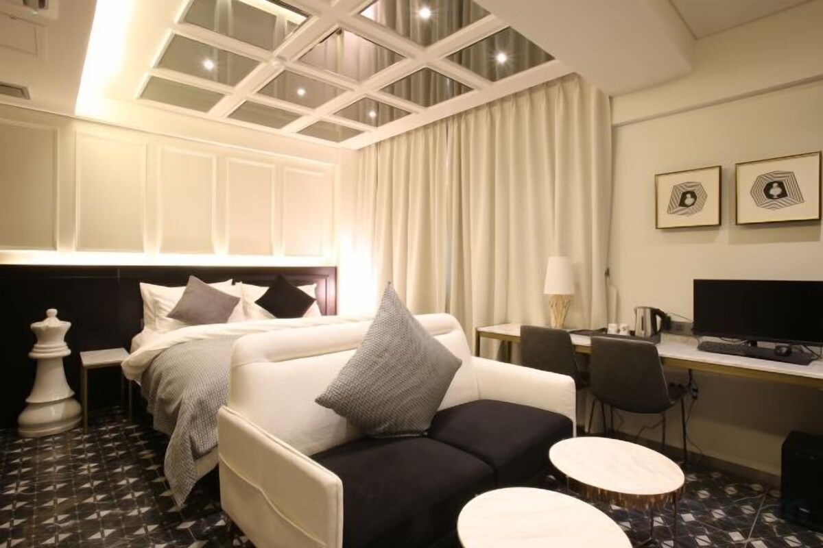 Vip Room
