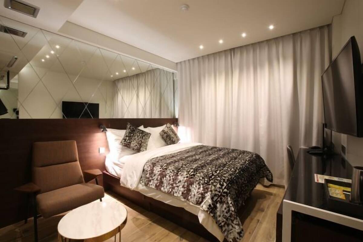 Biancheria da letto di alta qualità, minibar, una cassaforte in camera