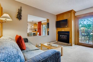 Télévision à écran plat de 32 pouces avec chaßnes par satellite