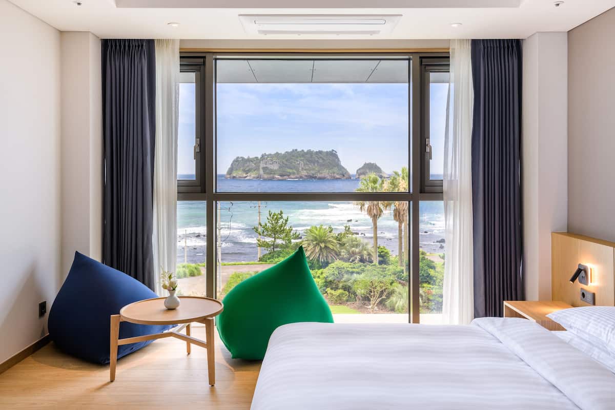 deluxe double room, sea view, annex building (annex) | 1 bedroom, premium bedding, in-room safe, blackout curtains