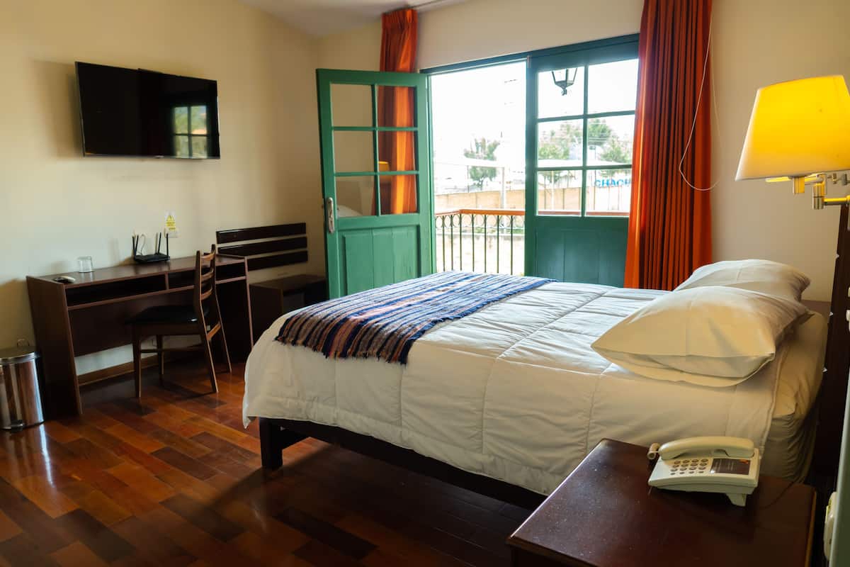 Single Room | Premium bedding, in-room safe, desk, free WiFi