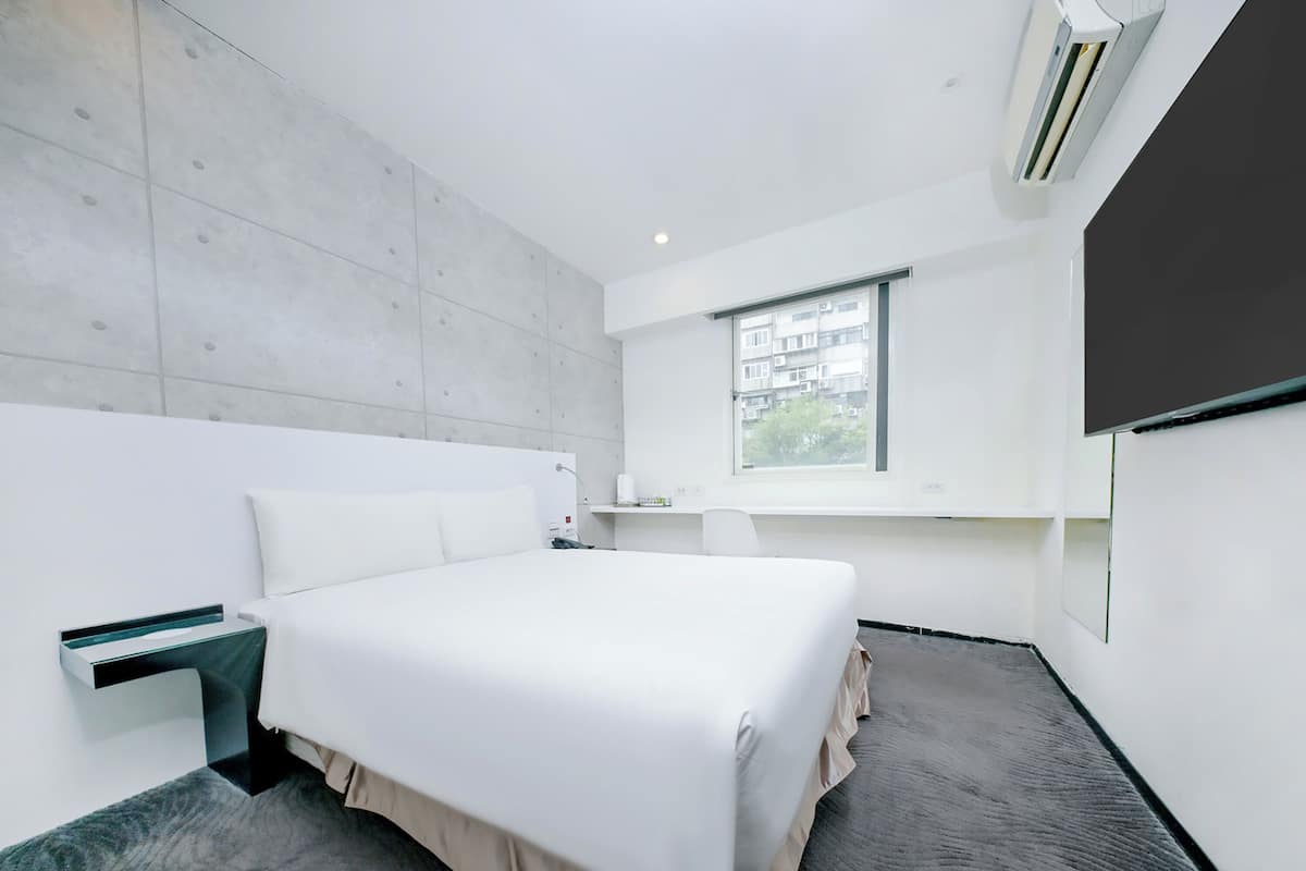 Superior Double Room | Down comforters, desk, free WiFi, bed sheets