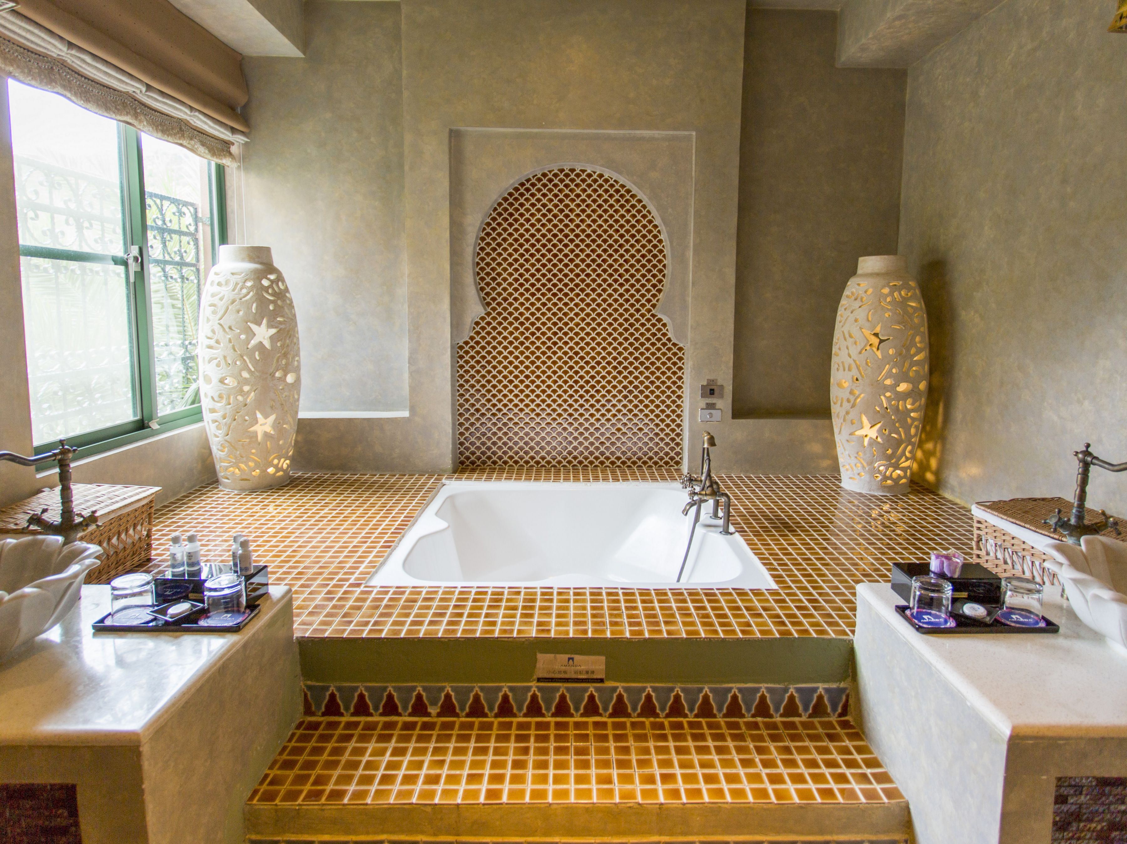 quadruple room | bathroom | free toiletries, hair dryer, slippers, towels