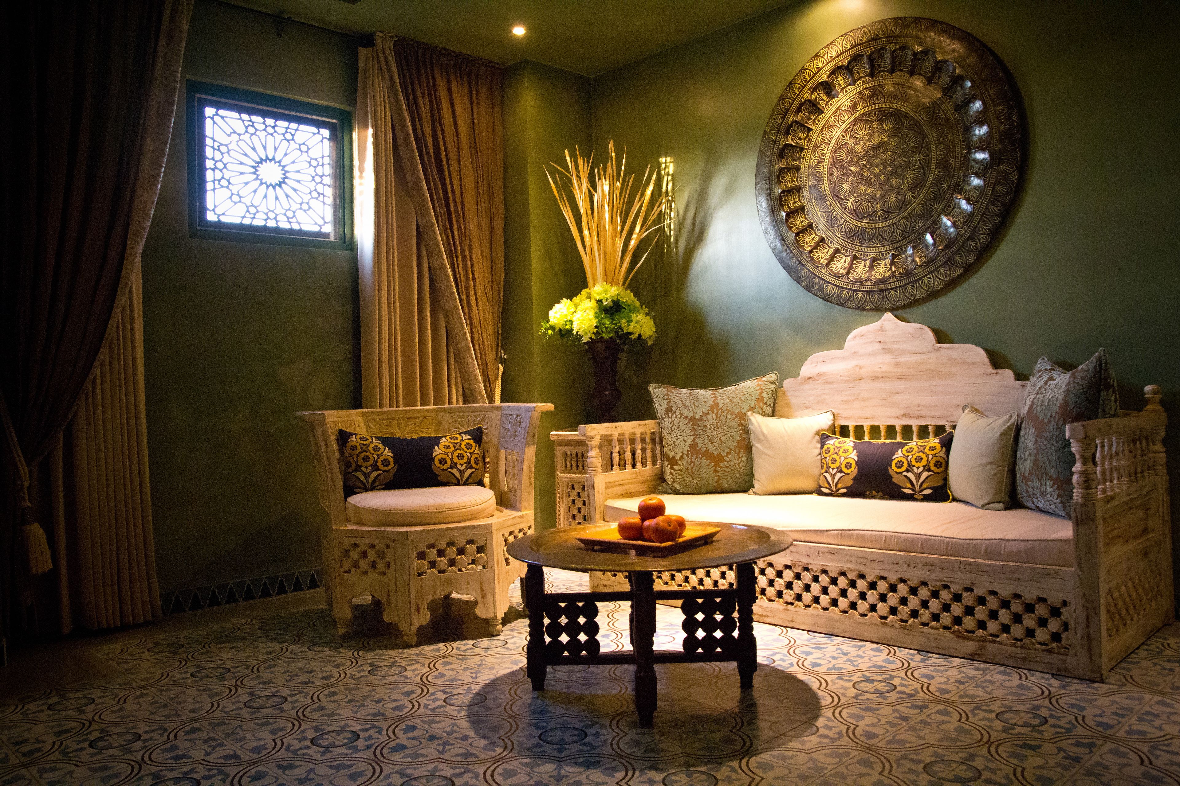 king double with bath - jade | living area | 42-inch lcd tv with cable channels, tv