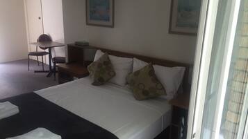 Phòng Tiêu chuẩn, không hút thuốc (Double Room) | Két bảo mật tại phòng, phòng cách âm, bàn ủi/dụng cụ ủi quần áo