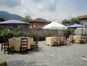 Outdoor dining - Locanda del Brinsc (Brinzio)