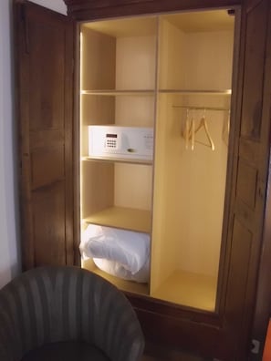 Deluxe Double Room | Room amenity