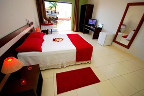 Minibar, individually decorated, desk, blackout curtains - Apart Hotel Veleiros (Santa Cruz Cabralia)