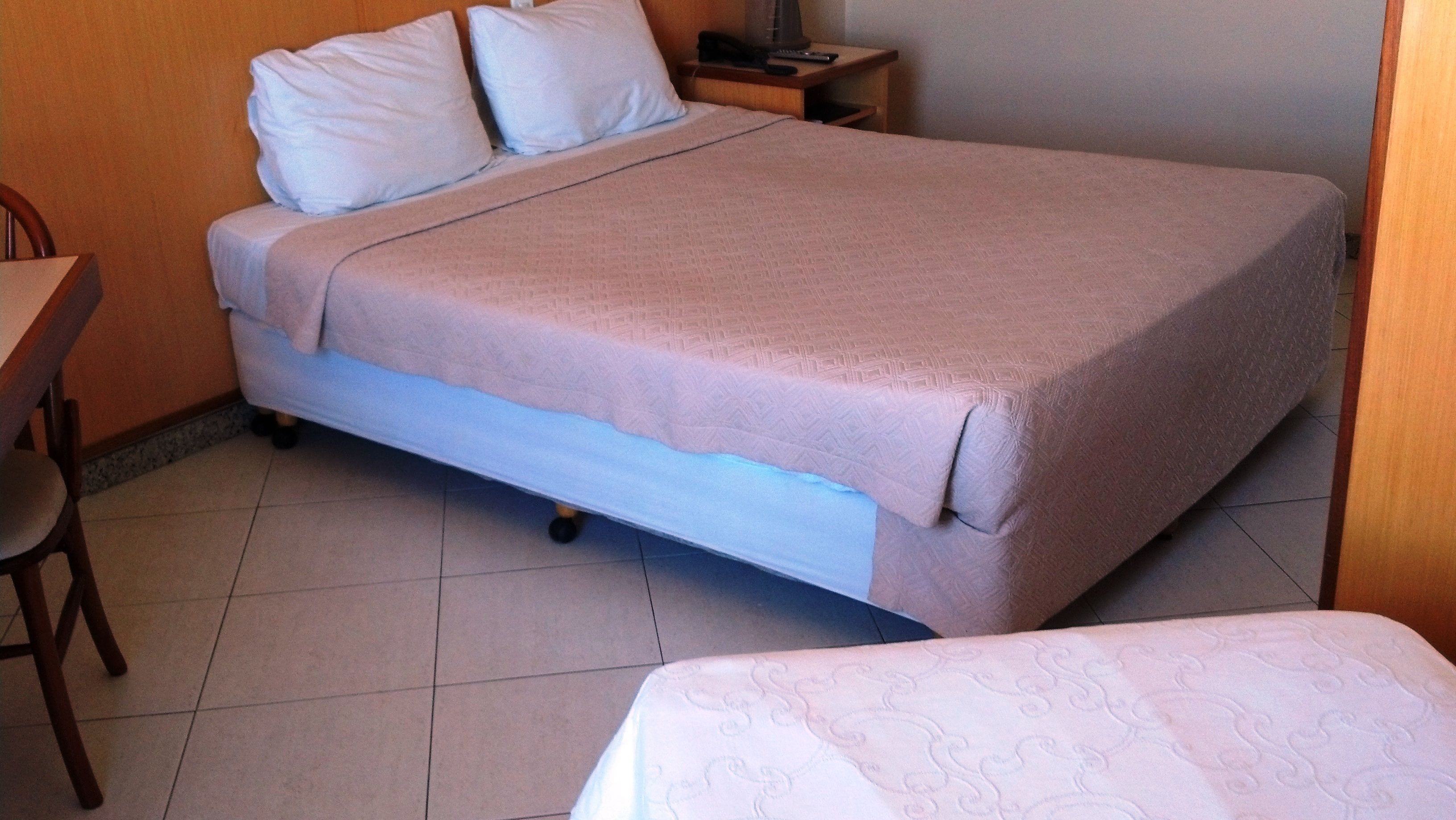 standard room | minibar, in-room safe, individually decorated, desk