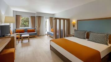 1 Schlafzimmer, kostenlose Minibar, Zimmersafe, Schreibtisch